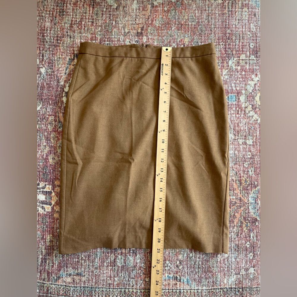 Classic Banana Republic size 2 Tan/Brown Pencil Skirt - Picture 2 of 9